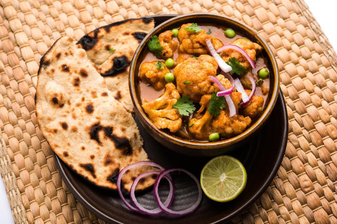 Capital O 48354 The Nest New Delhi Bagian luar foto