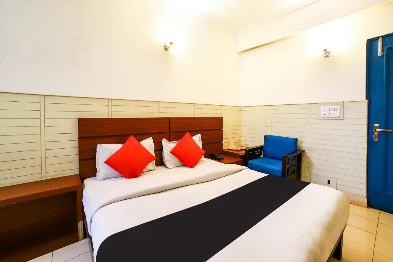 Capital O 48354 The Nest New Delhi Bagian luar foto