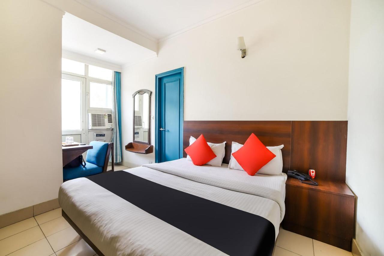 Capital O 48354 The Nest New Delhi Bagian luar foto